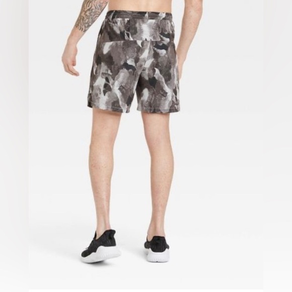 NWT All in Motion™ Men's Unlined Run Shorts 7" Gray L - Picture 2 of 5